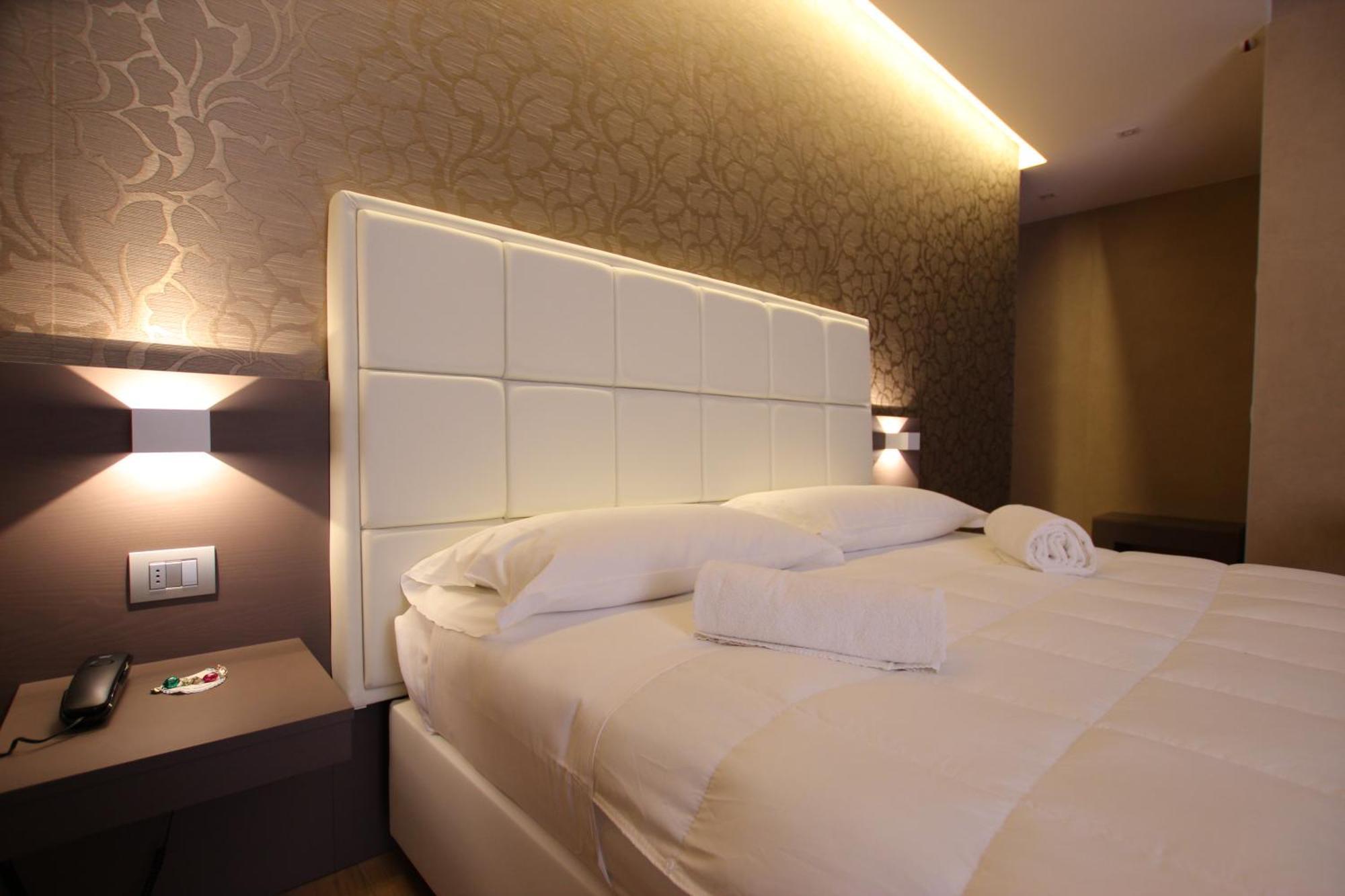 Mokinba Hotels Baviera Milão Quarto foto