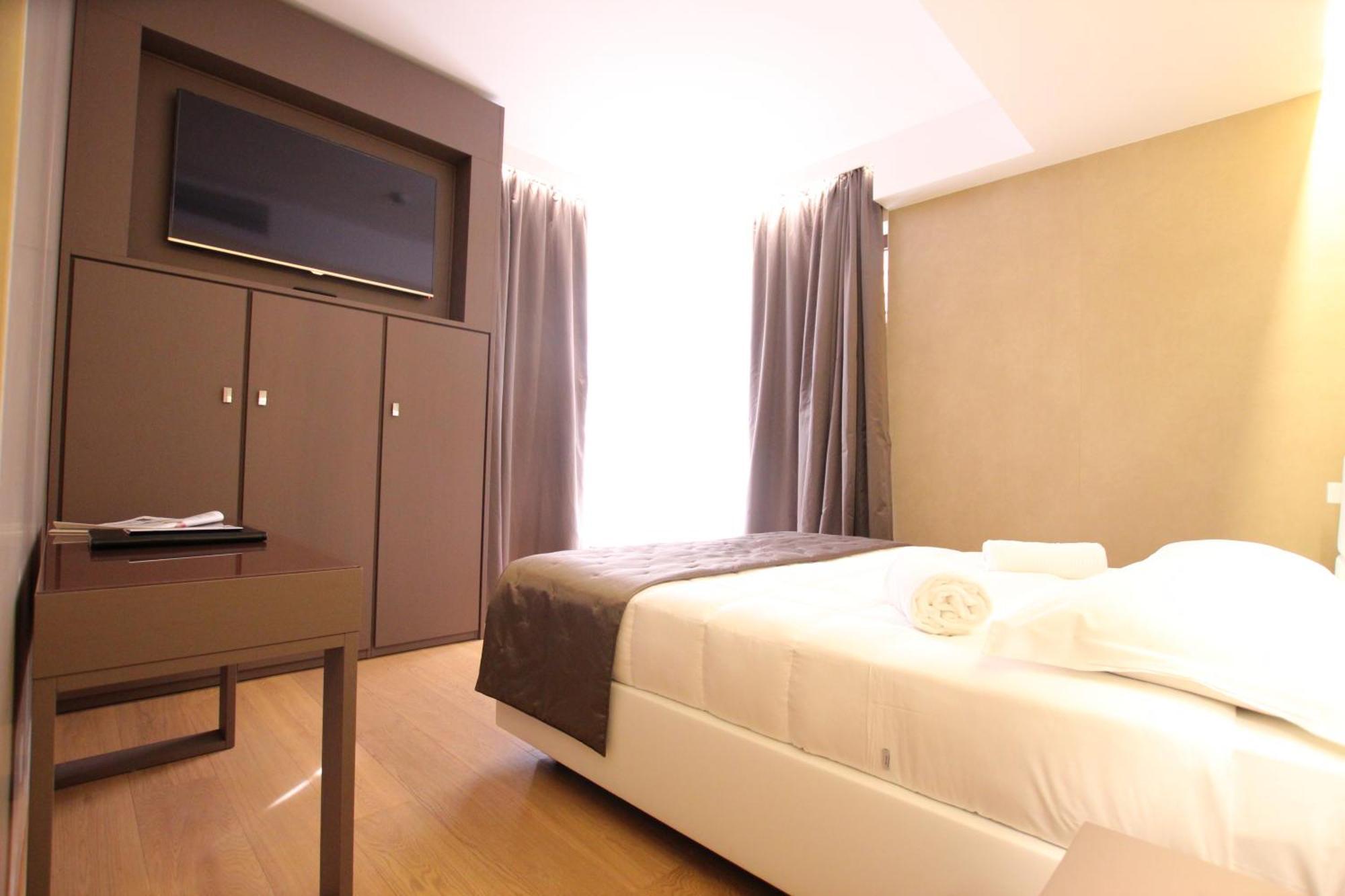 Mokinba Hotels Baviera Milão Quarto foto
